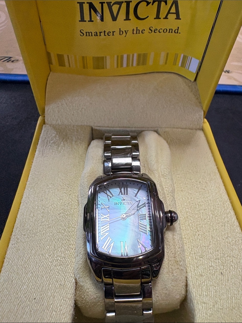 NWB 🔥Invicta 🔥Women's Silver Bracelet Watch with Iridescent Mother-of-Pearl Dial